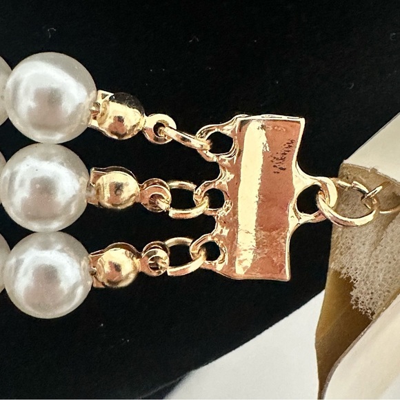 Erica Lyons multi strand acrylic pearls - Picture 3 of 4